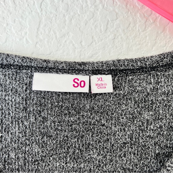 SO Gray Varsity Baseball V Neck Tee Size XL - Picture 4 of 7